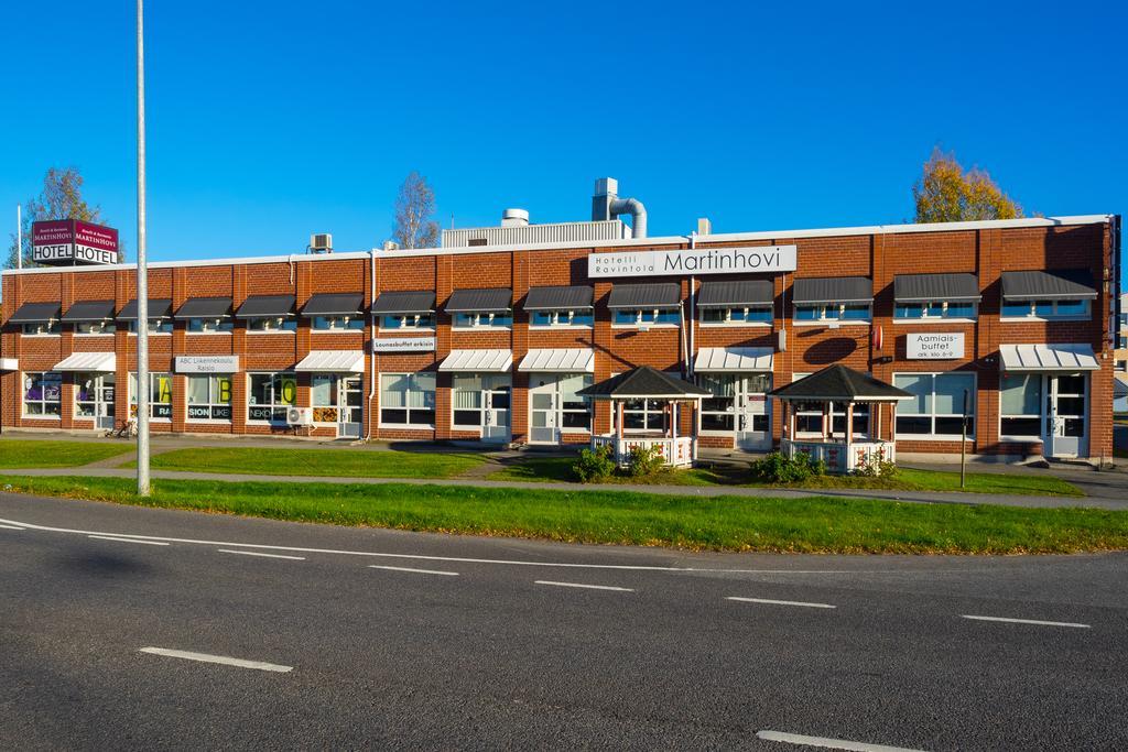 Hotelli & Ravintola Martinhovi Raisio エクステリア 写真